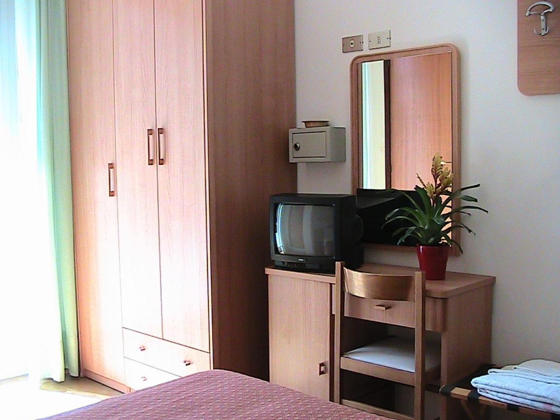 Hotel Universo Rimini Exterior photo